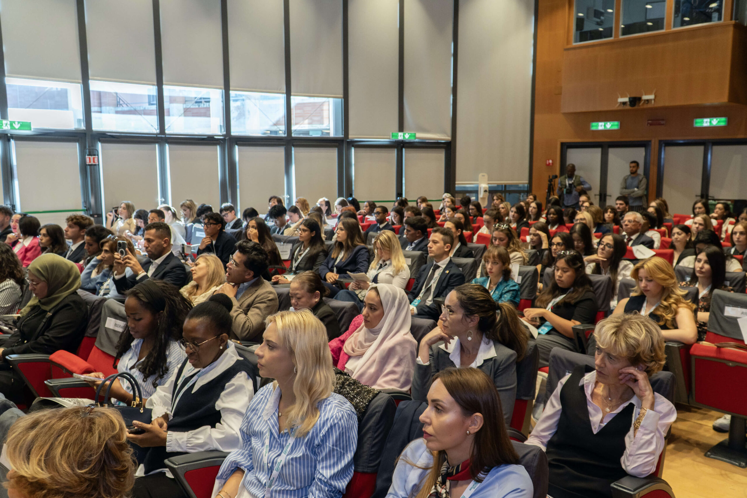 Entrare in diplomazia oggi: percorsi, sfide e opportunità per le donne